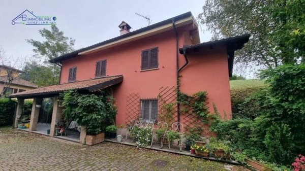 casa indipendente in vendita a Gavi