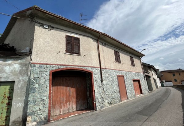 casa indipendente in vendita a Gavi