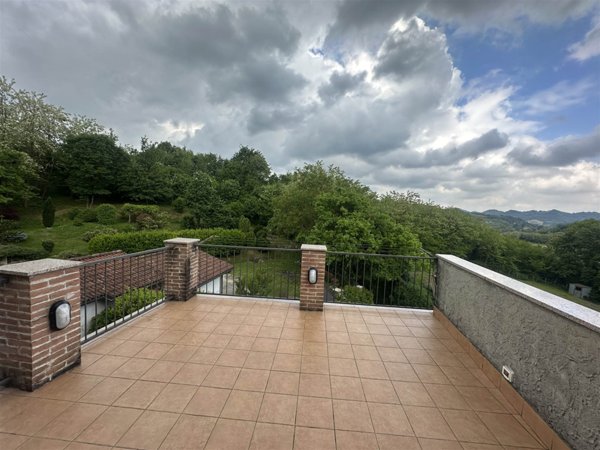 casa indipendente in vendita a Gavi