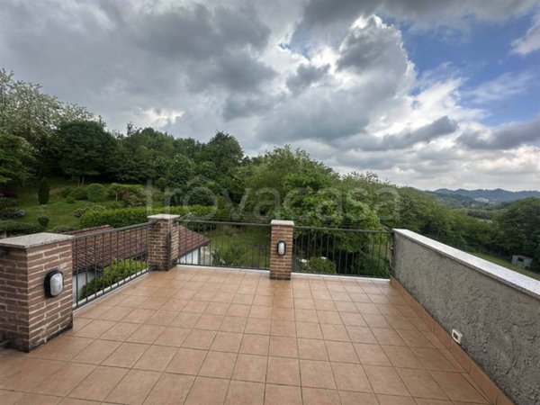 casa indipendente in vendita a Gavi
