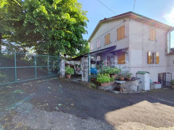 casa indipendente in vendita a Gavi