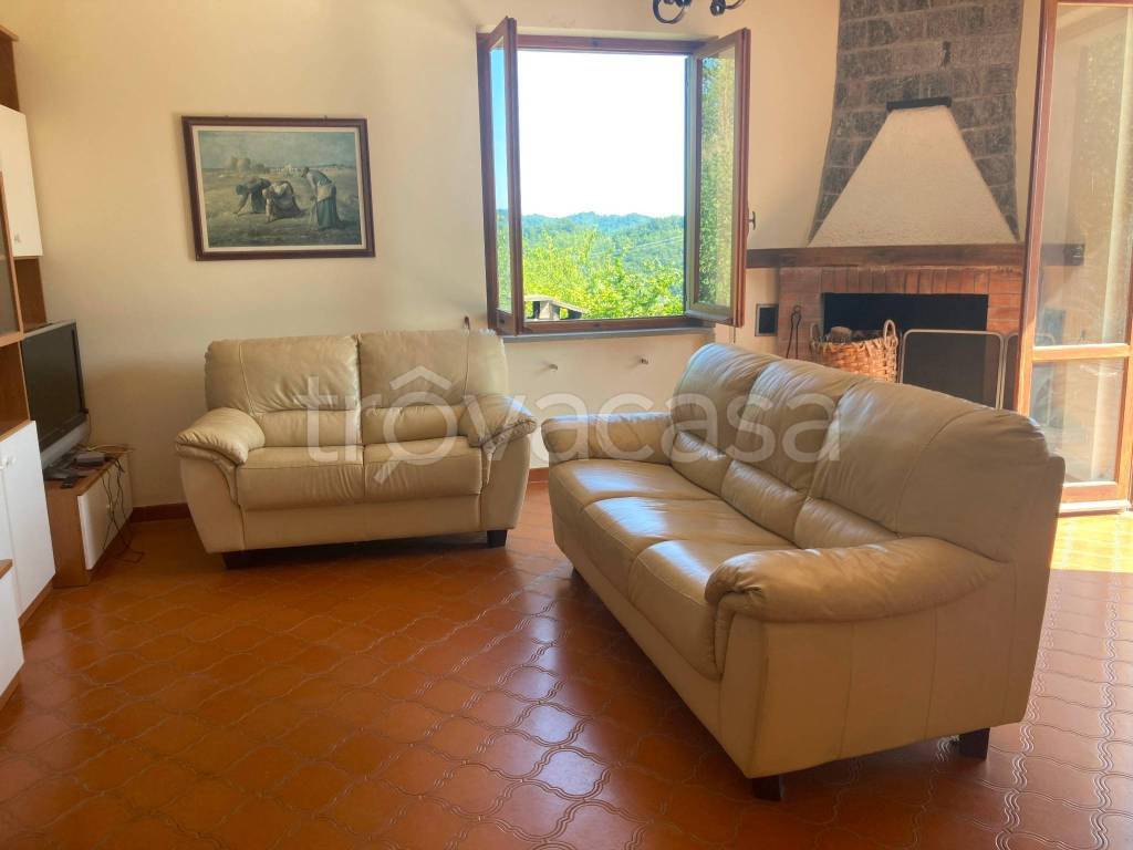 casa indipendente in vendita a Gavi