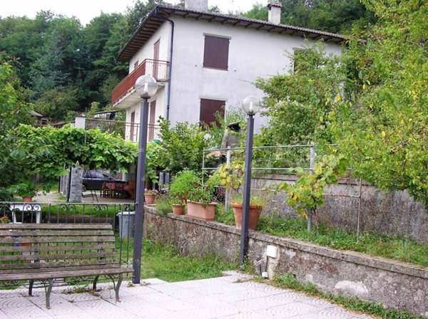 casa indipendente in vendita a Gavi