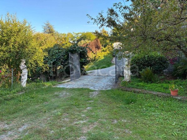 casa indipendente in vendita a Gavi