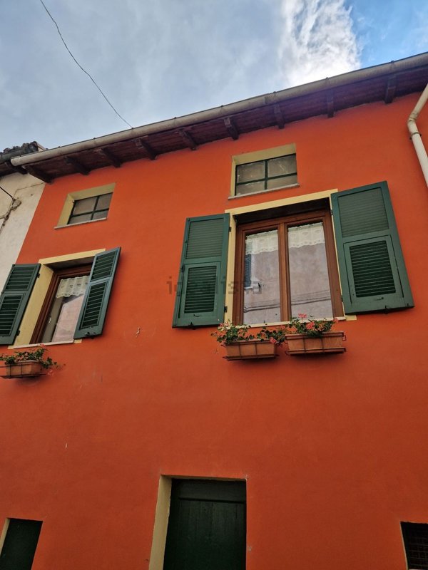 casa indipendente in vendita a Gavi
