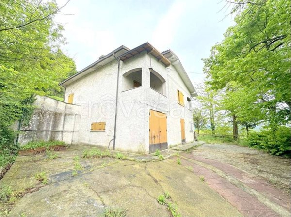 casa indipendente in vendita a Gavi