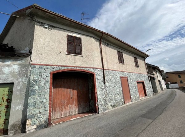 casa indipendente in vendita a Gavi