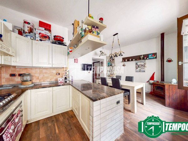 casa indipendente in vendita a Gavi