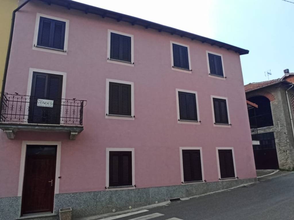 casa indipendente in vendita a Gavi