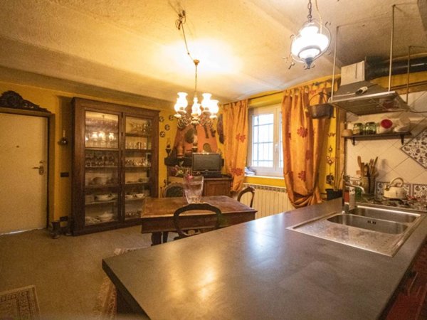 casa indipendente in vendita a Gavi