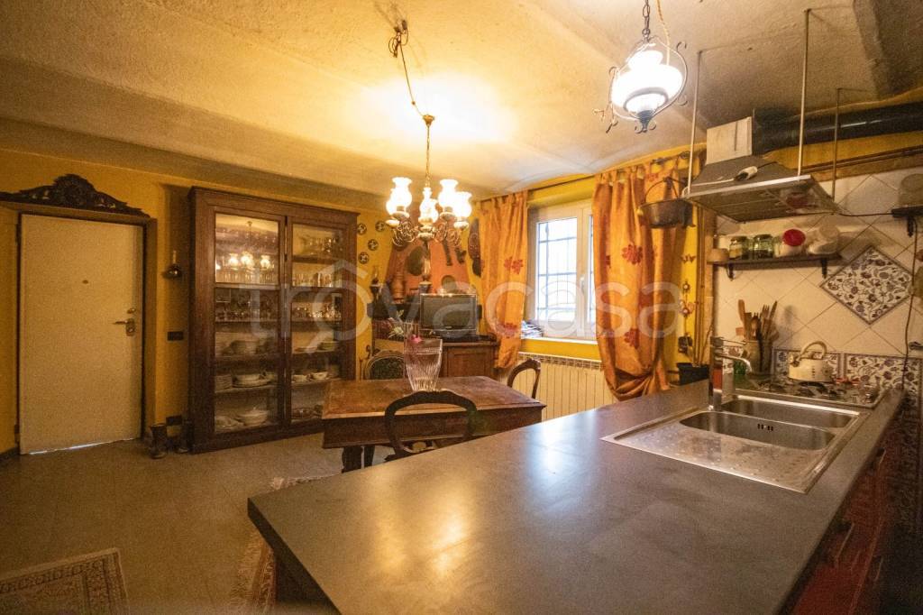 casa indipendente in vendita a Gavi