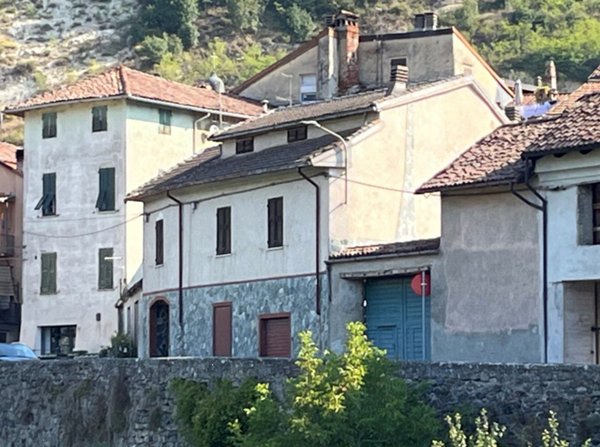 casa indipendente in vendita a Gavi