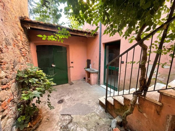 casa indipendente in vendita a Gavi