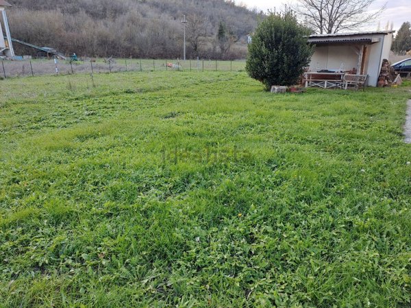 casa indipendente in vendita a Gavi