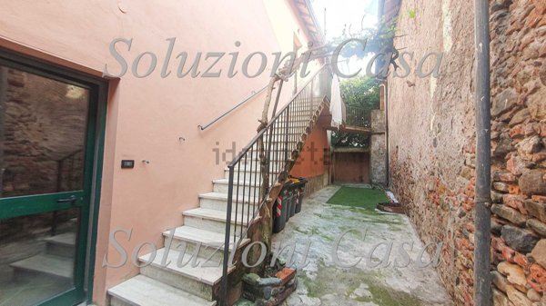 casa indipendente in vendita a Gavi