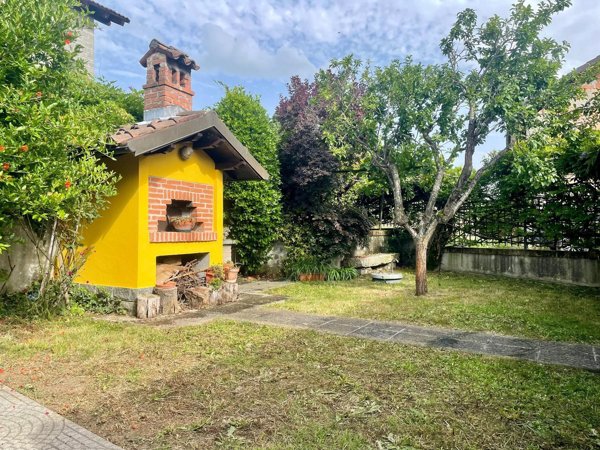 casa indipendente in vendita a Gavi in zona Rovereto