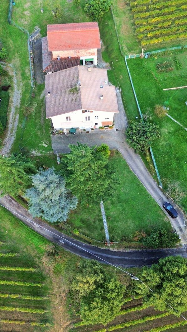 casa indipendente in vendita a Gavi