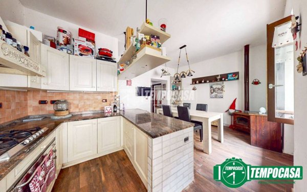 casa indipendente in vendita a Gavi