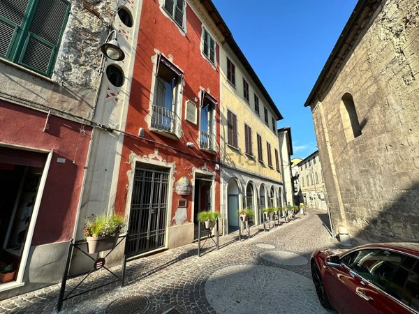 negozio in vendita a Gavi