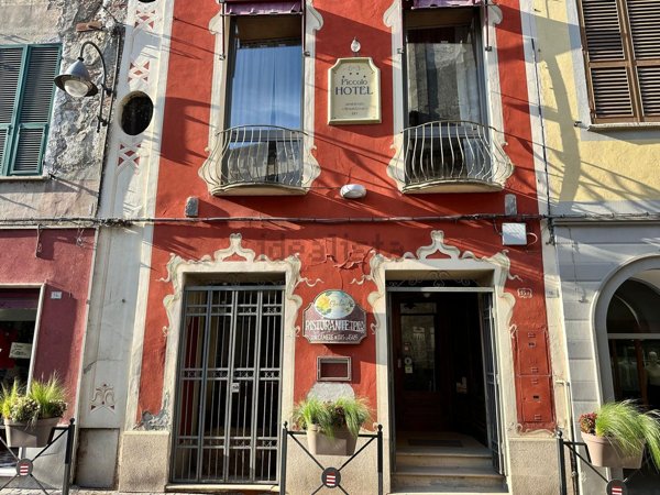 negozio in vendita a Gavi