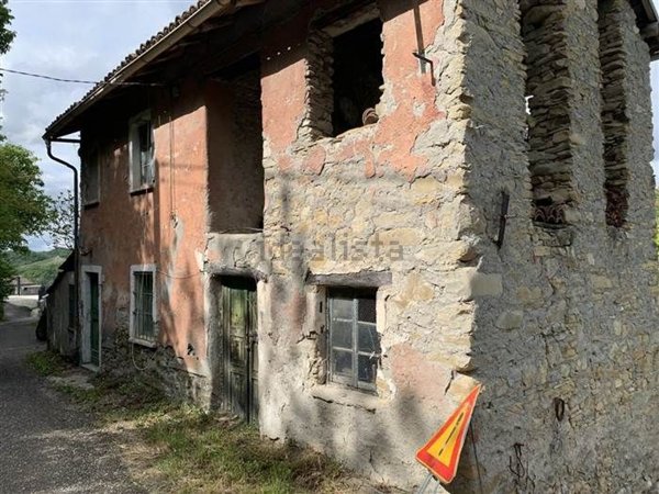 casa indipendente in vendita a Gavi