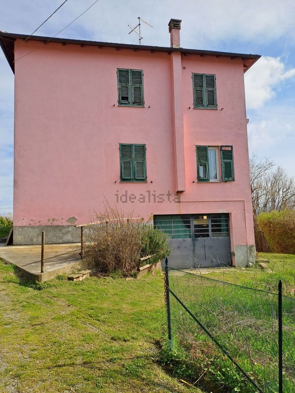 casa indipendente in vendita a Gavi