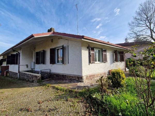 casa indipendente in vendita a Gavi