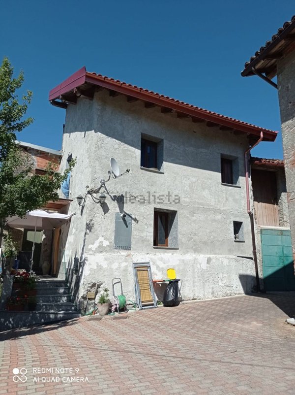 casa semindipendente in vendita a Gavi