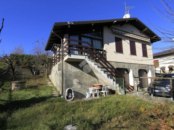 casa indipendente in vendita a Gavi in zona Alice