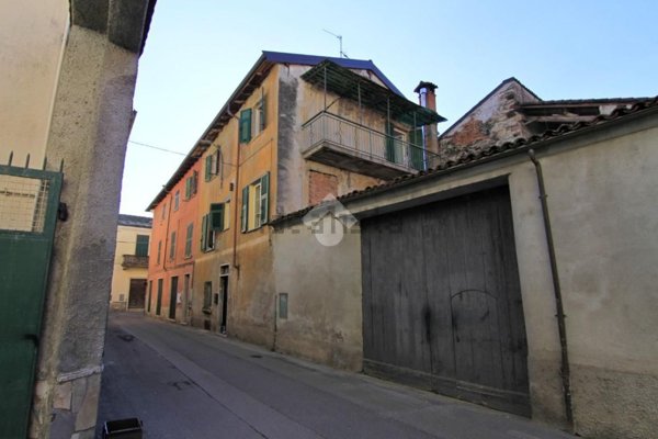 casa indipendente in vendita a Gavi