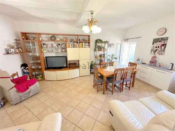 casa indipendente in vendita a Gavi