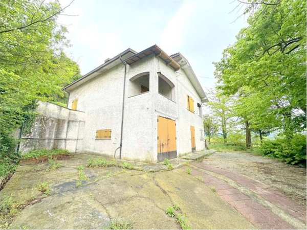 casa indipendente in vendita a Gavi