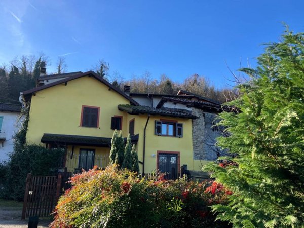 casa indipendente in vendita a Gavi