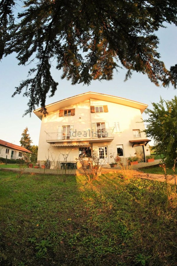 casa indipendente in vendita a Gavi