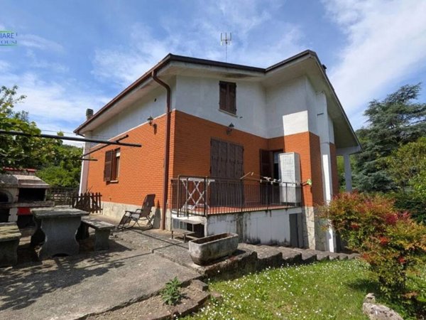casa indipendente in vendita a Gavi