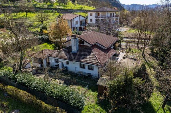 casa indipendente in vendita a Gavi