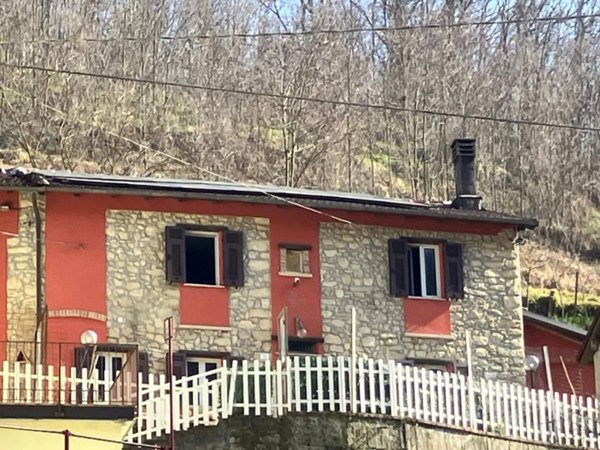 casa indipendente in vendita a Gavi