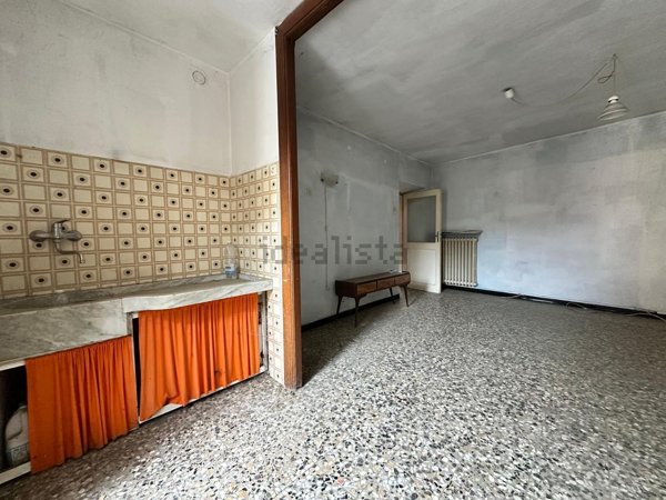 esavano in vendita a Gavi