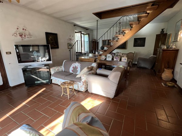 casa indipendente in vendita a Gavi