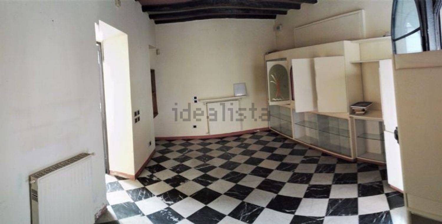 ufficio in vendita a Gavi