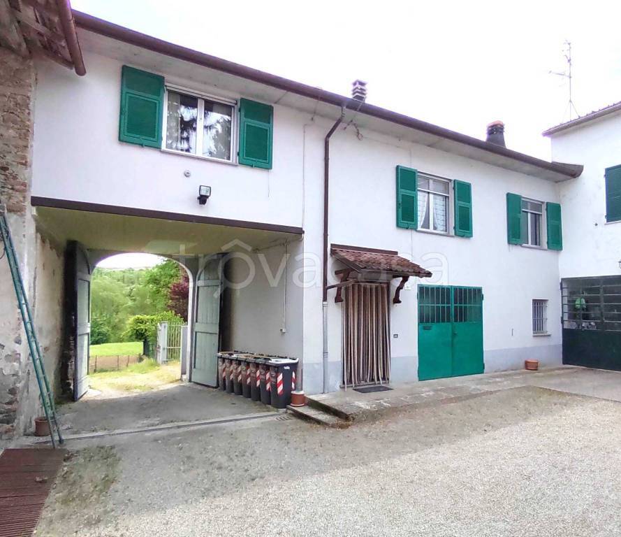 casa indipendente in vendita a Gavi