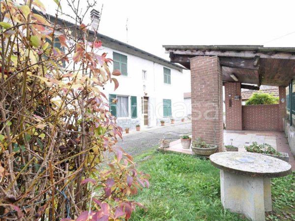 casa indipendente in vendita a Gavi in zona Rovereto