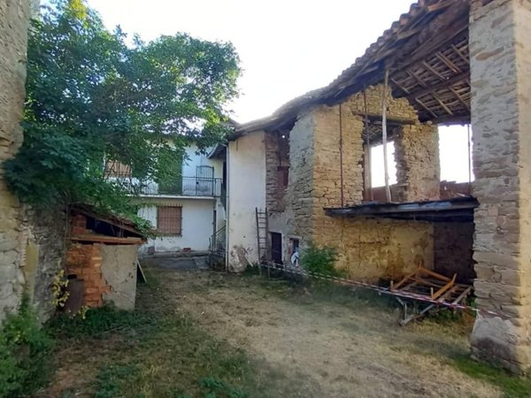 casa indipendente in vendita a Gavi