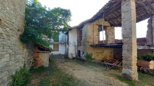 casa indipendente in vendita a Gavi