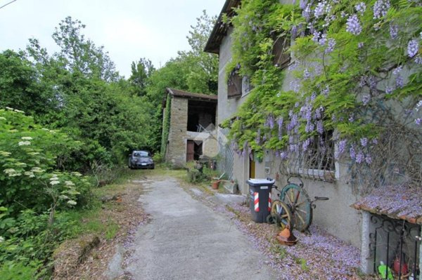 casa indipendente in vendita a Gavi in zona Alice