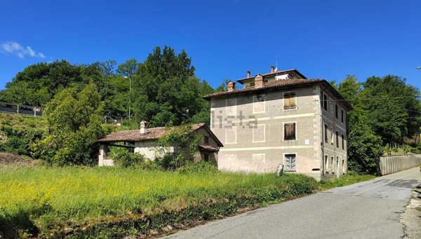 casa indipendente in vendita a Gavi