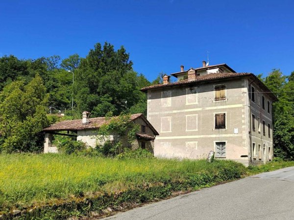 casa indipendente in vendita a Gavi