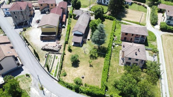 casa indipendente in vendita a Gavi