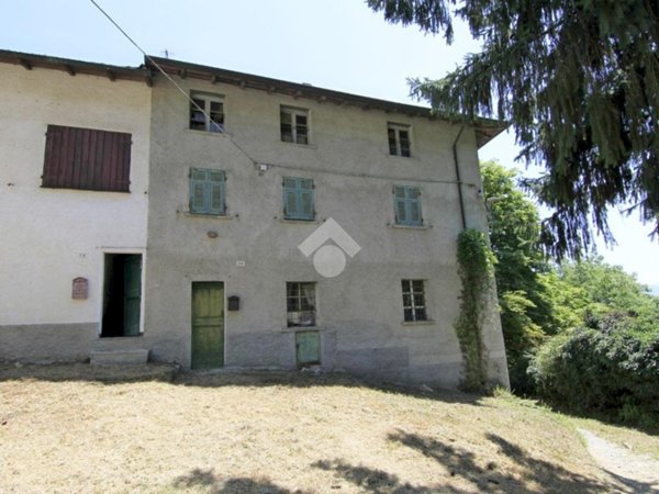 casa indipendente in vendita a Gavi