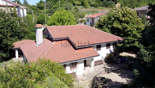 casa indipendente in vendita a Gavi